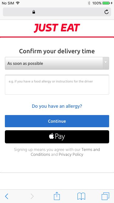 The Apple Pay button displayed during checkout in Safari on iOS 10.